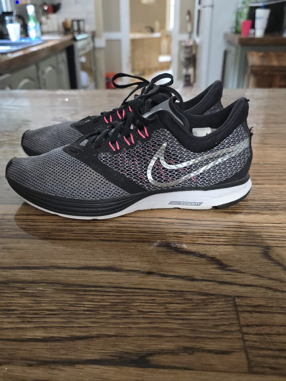 Nike Zoom Strike Women’s Size 6.5 Gray Black Pink Running Shoes AJ0188-005